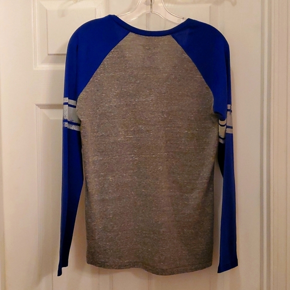 NWT Texas Rangers Women's Medium 4her by Carl Banks Long Sleeve Super Soft Vneck - Picture 3 of 4